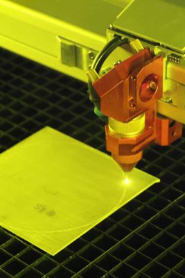 Equipement LASER de gravure et micro-usinage Cristal Innov